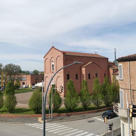 Bologna Holiday House Bagian luar foto